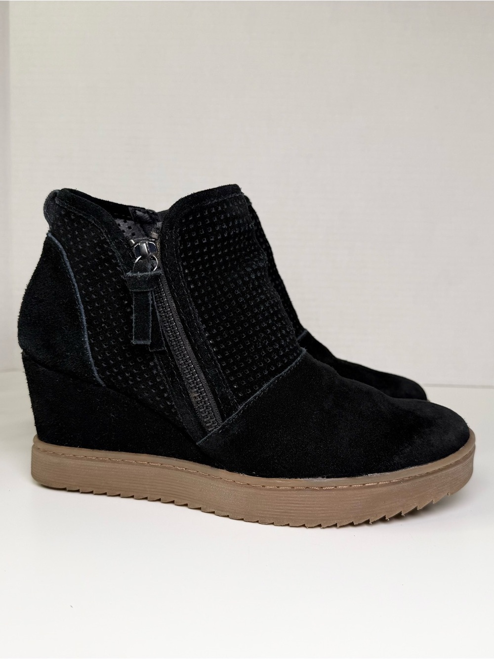 Sofft Bellview Wedge Boot in Black Suede Leather Women’s Size 7.5